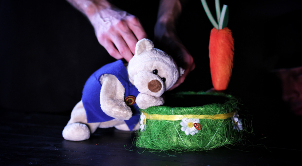Magia primei jucării în spectacolul ”Poveste de pluș”, la Teatrul ”Gulliver”