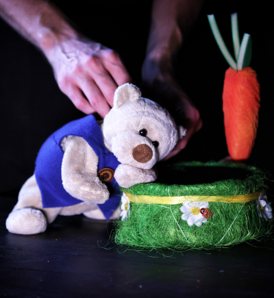 Magia primei jucării în spectacolul ”Poveste de pluș”, la Teatrul ”Gulliver”